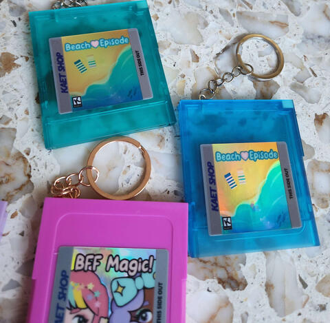 Game Boy cartridge keychains (assembled by hand, sticker design is original art)
