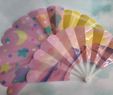 folding fans